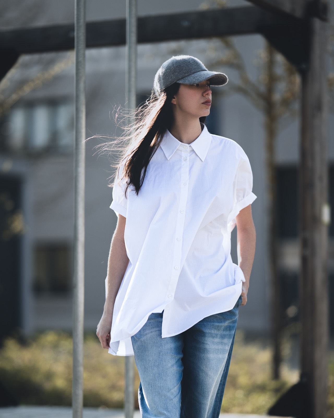 Concept Mode 23 — weiße Bluse, Streetstyle in Hildesheim
